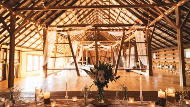 vendor-barn-at-hill-country